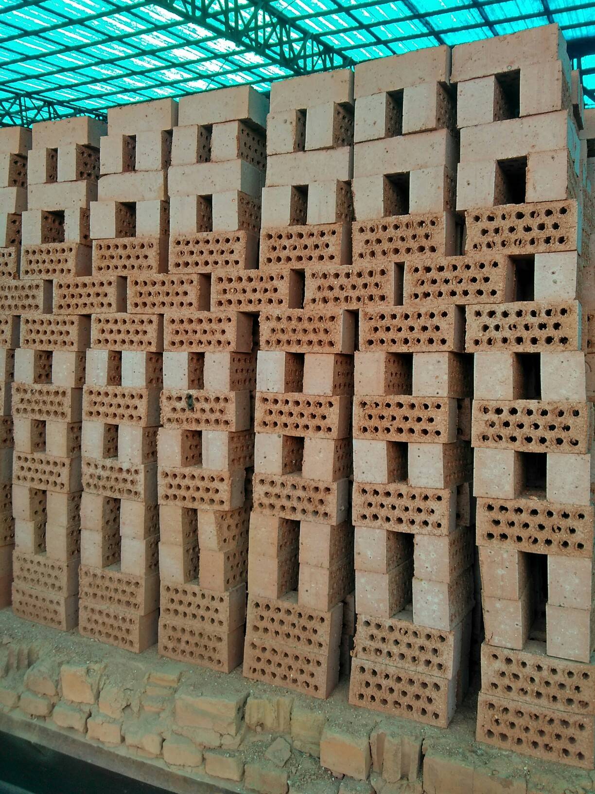 专业出售优质山东红砖,多孔砖!大涨价了.