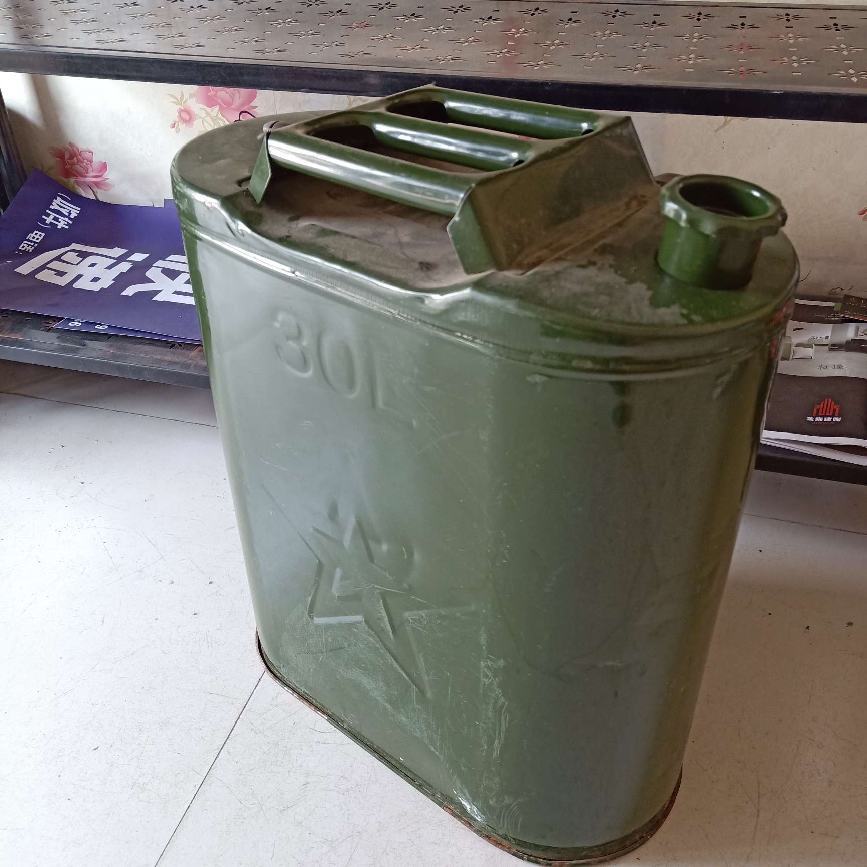 有加厚的铁油桶