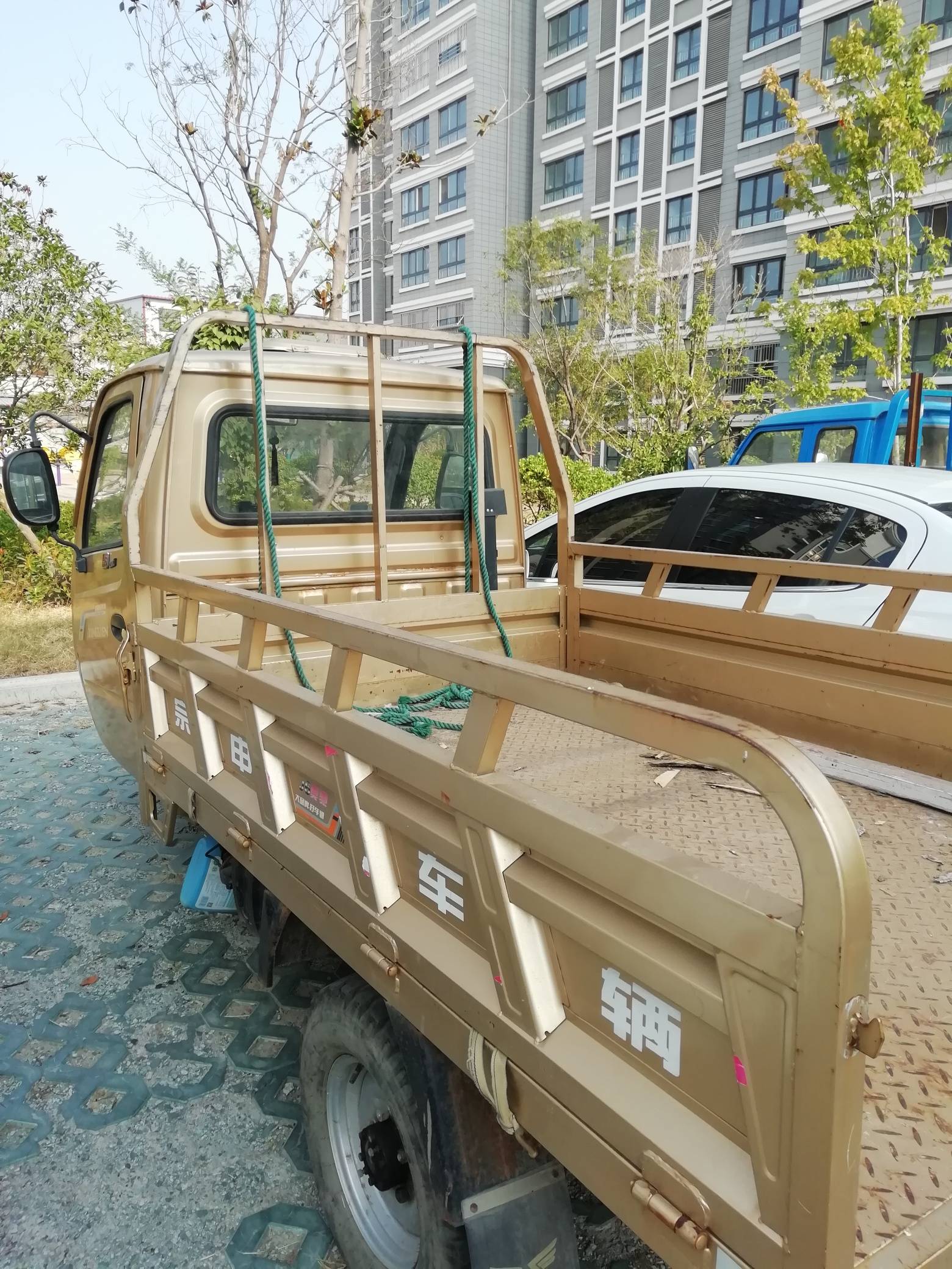 求购摩托车三轮车