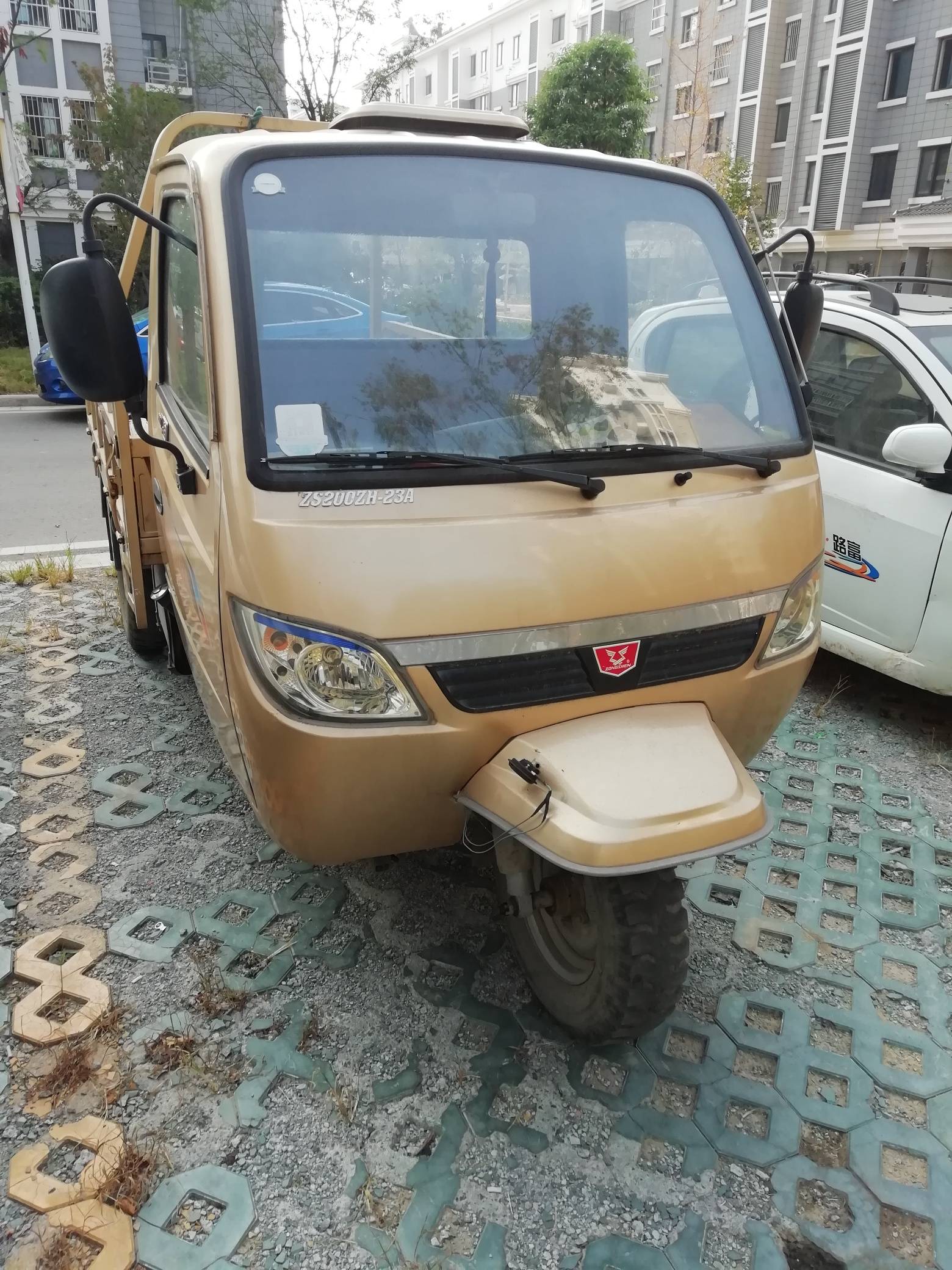 求购摩托车三轮车