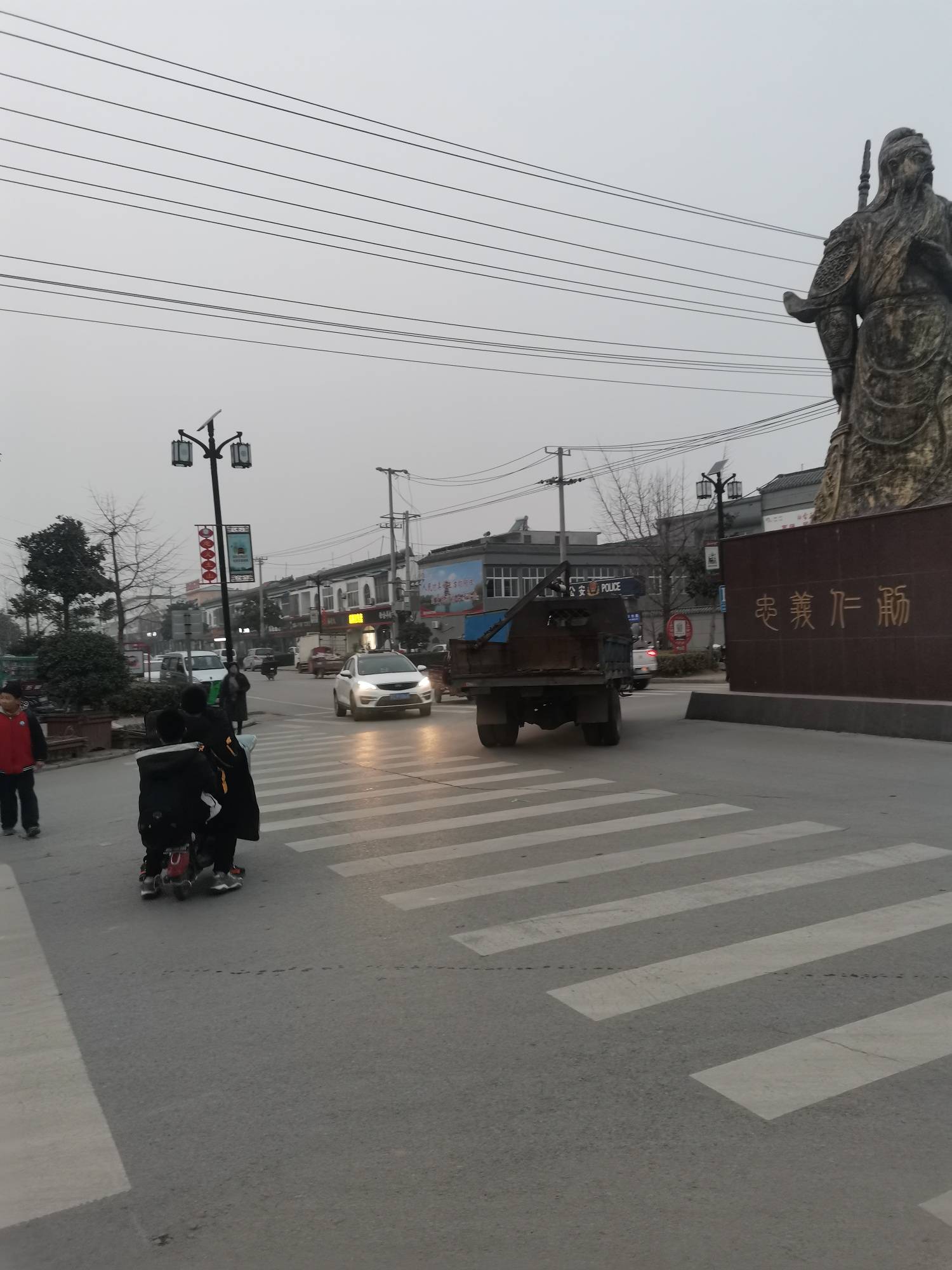 土山镇关公像影响交通 - 邳州杂谈 - 邳州论坛 - powered by discuz!