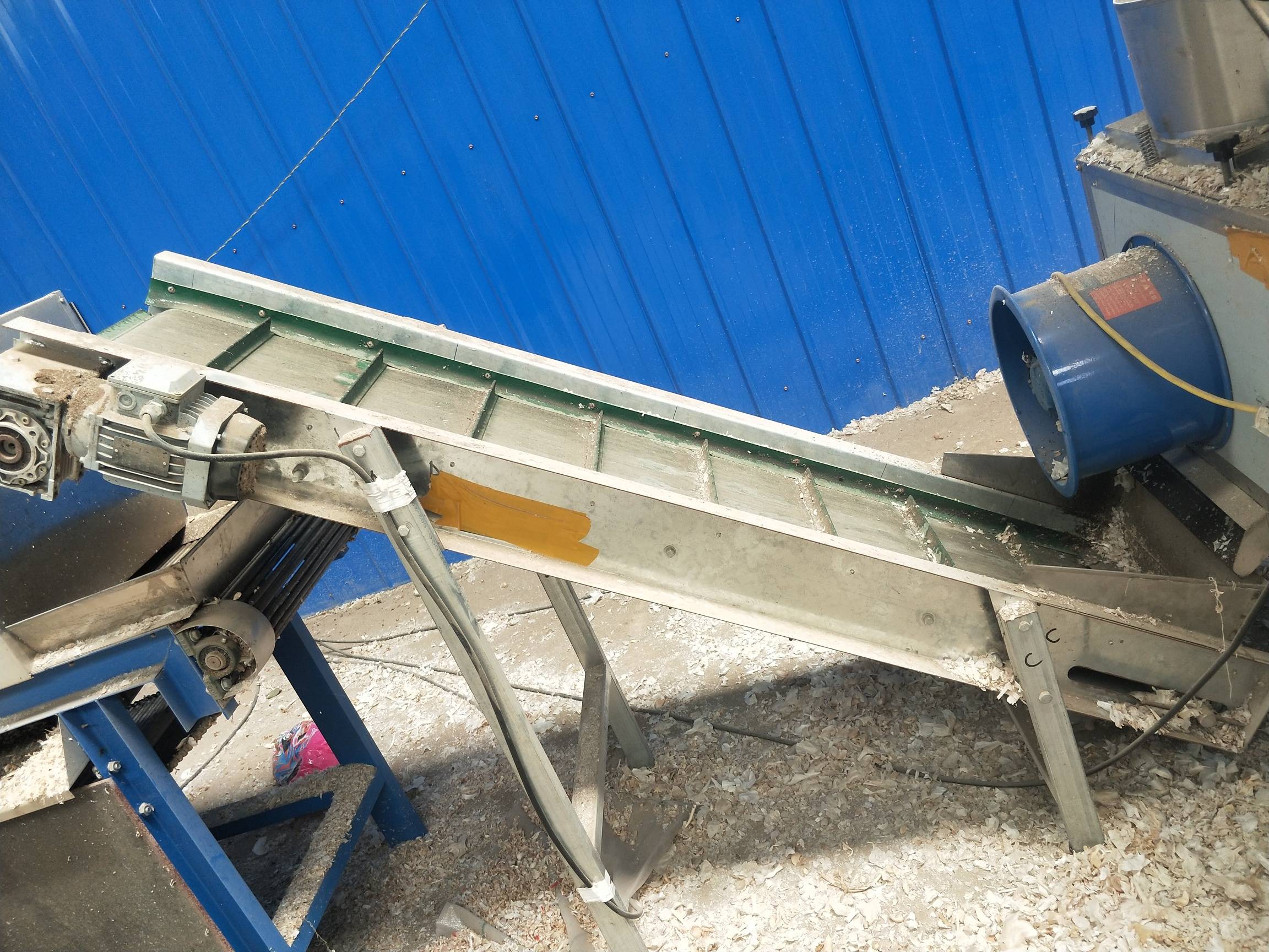 出售大蒜剥皮机一套和冷库一间.